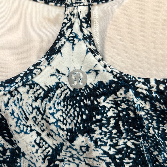 Lululemon tank - Picture 3 of 5